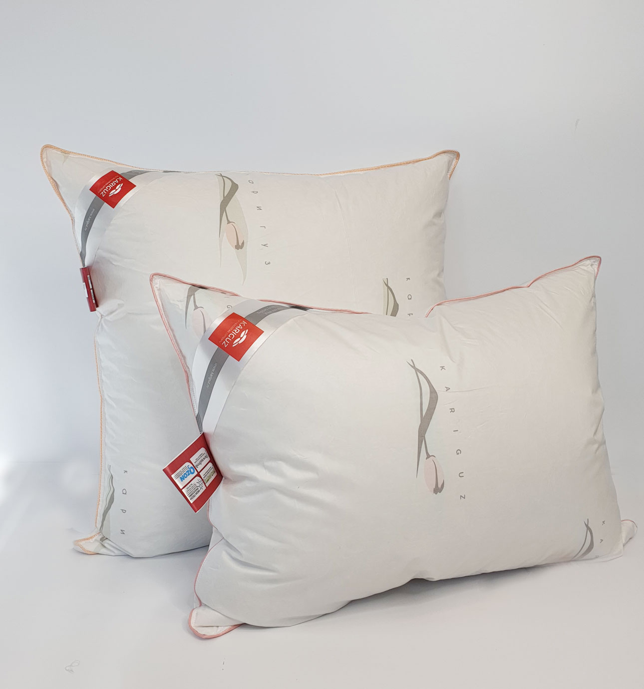 Подушка "Тюльпаны" пуховый наполнитель категории Экстра, мягкая, чехол батист