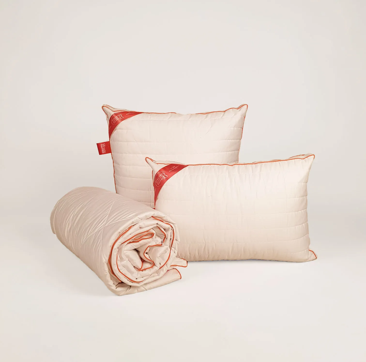 Подушка бамбук, упругая, 2-й чехол стеганый сатин